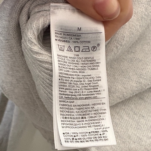 GAP Cardigan - Picture 4 of 4